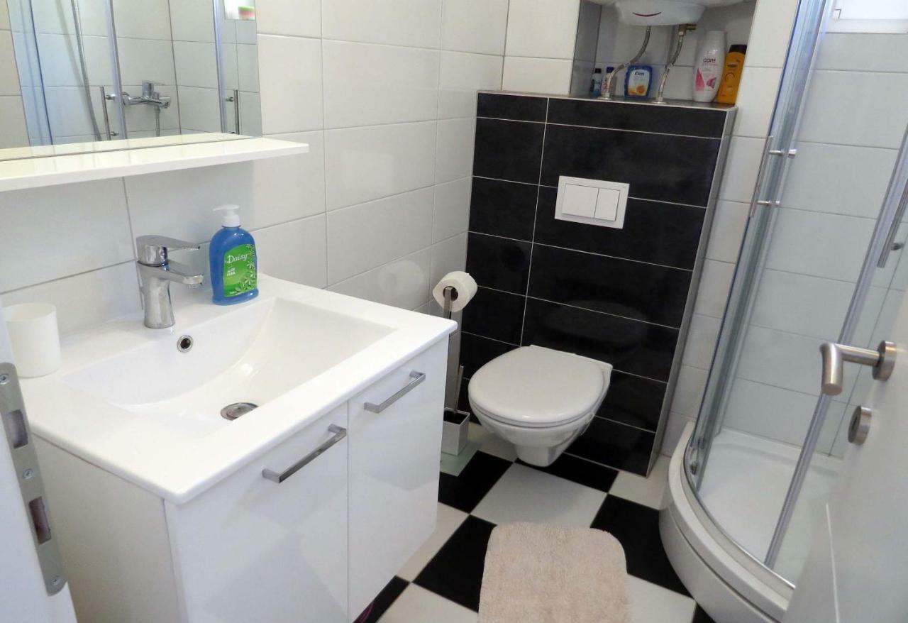 Apartman Jakir Baska Voda Bagian luar foto