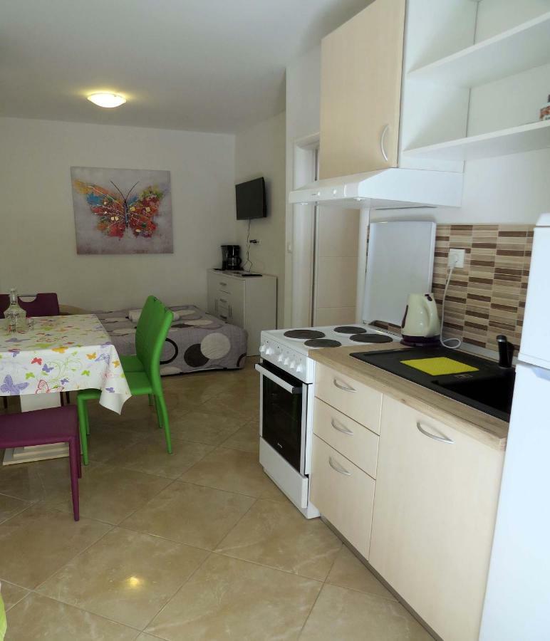 Apartman Jakir Baska Voda Bagian luar foto