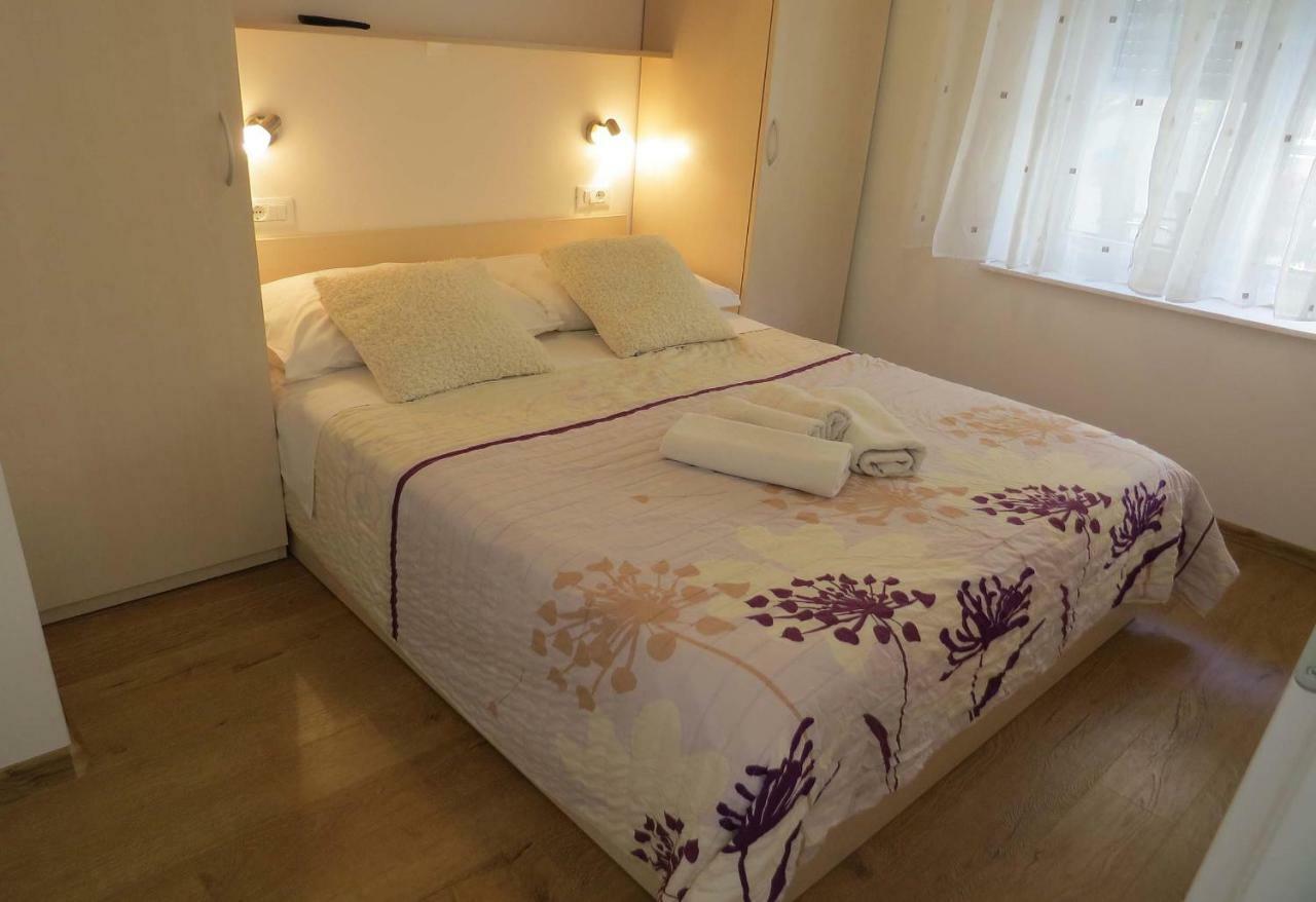 Apartman Jakir Baska Voda Bagian luar foto